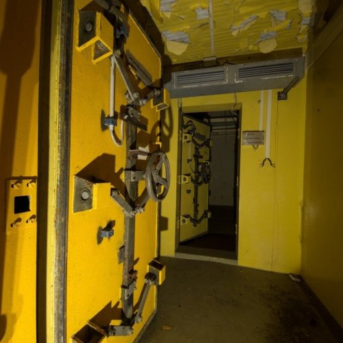 022-der-kleine-bunker-gelb